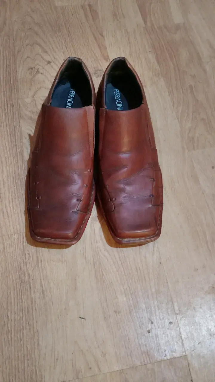 Zapatos de cuero marrón Ferracini para hombre
