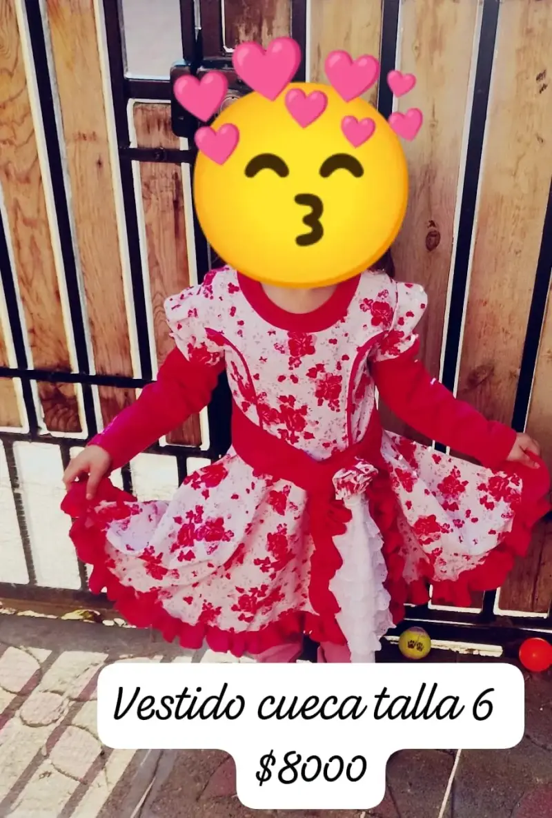 Vestido infantil con estampado floral rosa