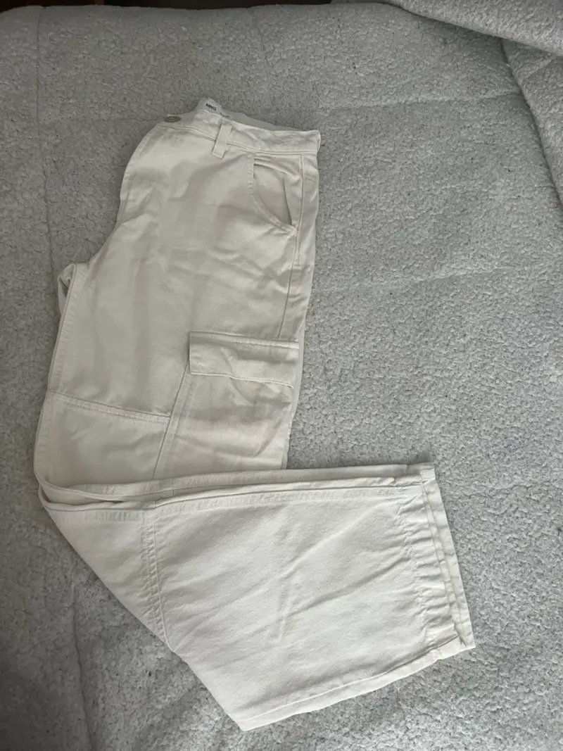 Pantalones cargo beige MNG para mujer - 1