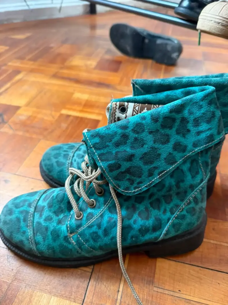 Botines de gamuza verde con estampado animal print - 2
