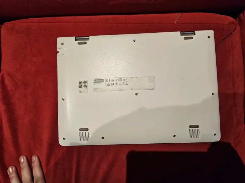 Laptop Lenovo Yoga 310 convertible en buen estado - 4
