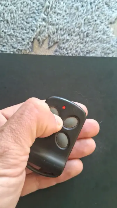 Control remoto universal para portón eléctrico - miniatura 2
