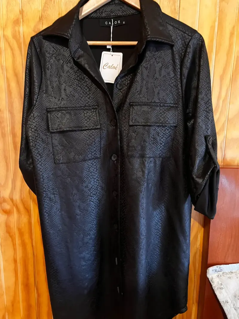Vestido camisero negro con textura Caloe - 1