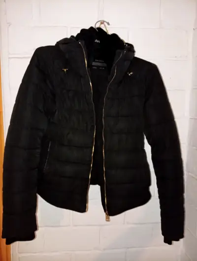 Chaqueta negra acolchada Zara Basic para mujer - miniatura 1