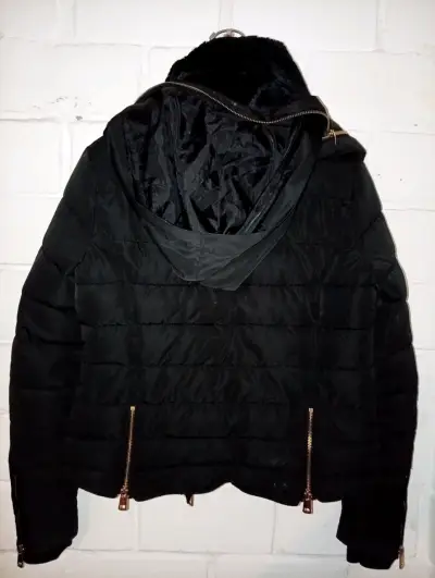 Chaqueta negra acolchada Zara Basic para mujer - miniatura 3