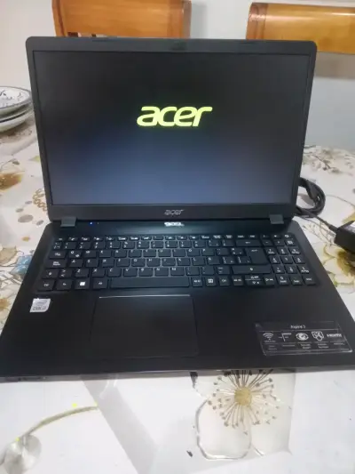 Laptop Acer Aspire 3 con cargador - miniatura 5