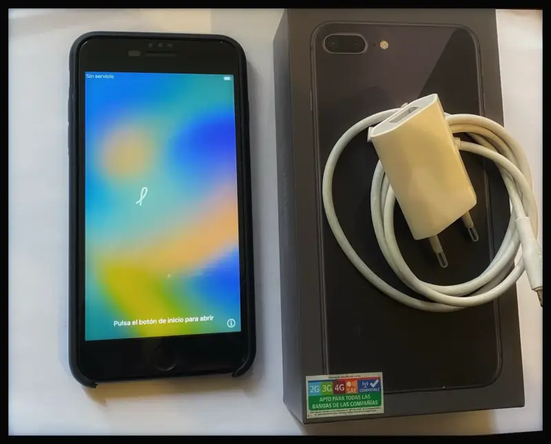 iPhone 8 Plus a 71990- 64 GB en color negro