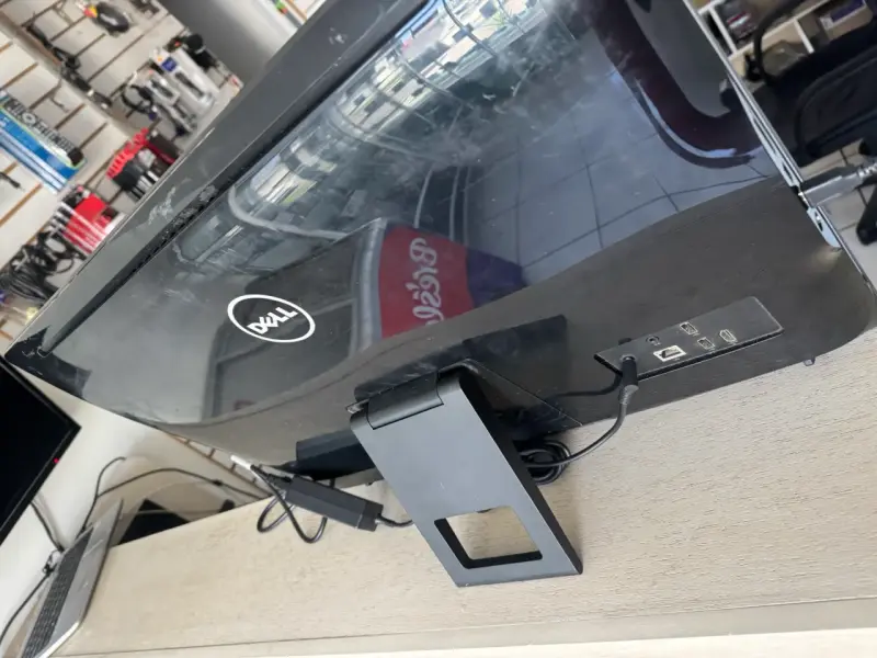 Dell inspirion 24 3459 All in one i5 sexta gen. - 4