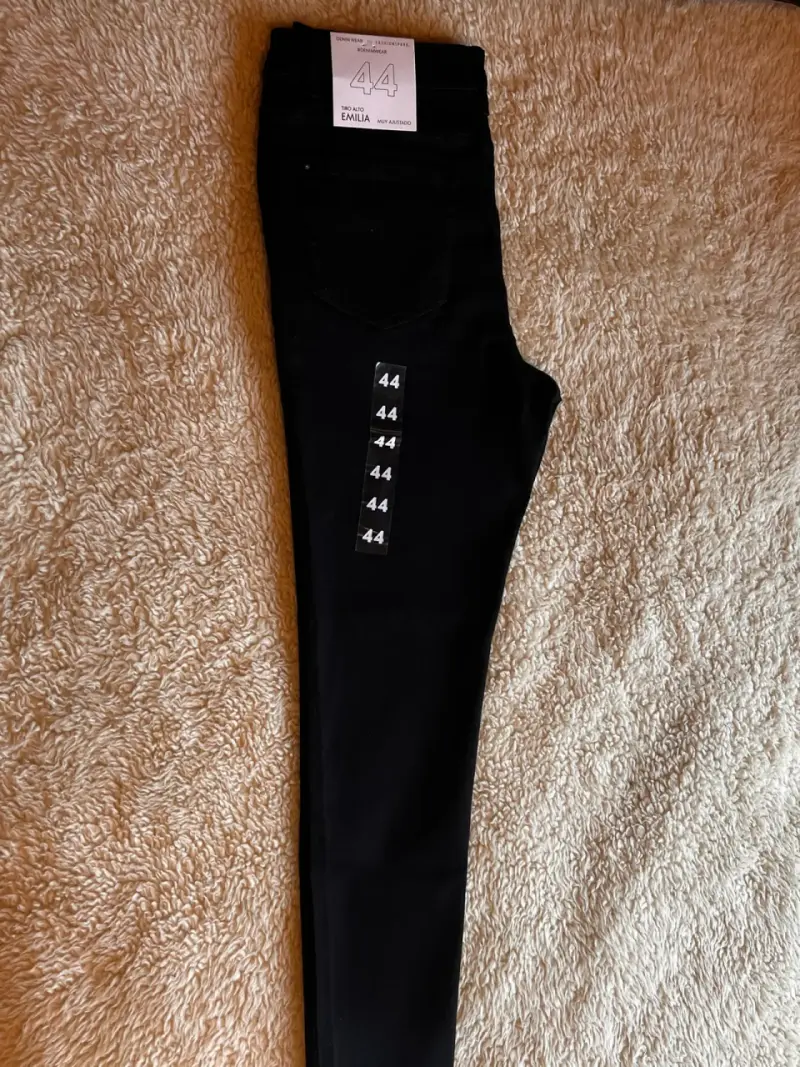 Jeans negros tiro alto talla 44 - 1