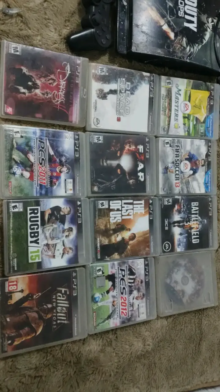Consola PS3 con juegos y control - 2