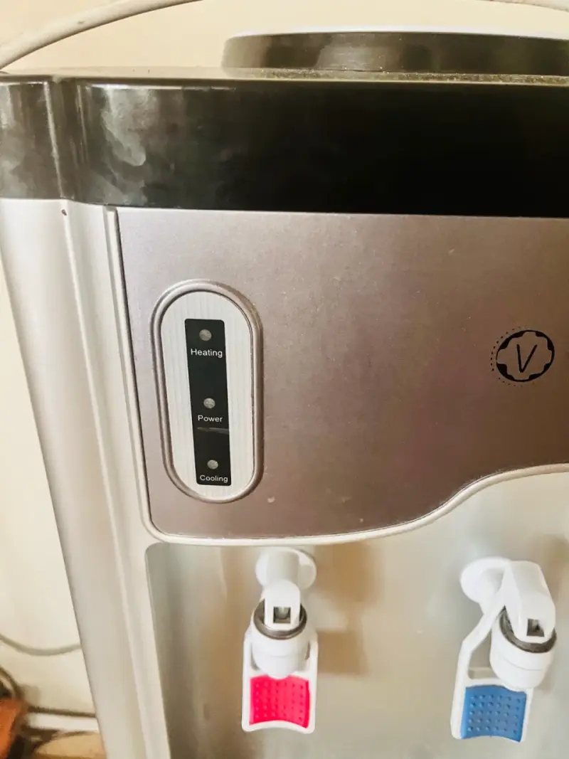 Dispensador de Agua Fría y Caliente WEH Plateado - 2