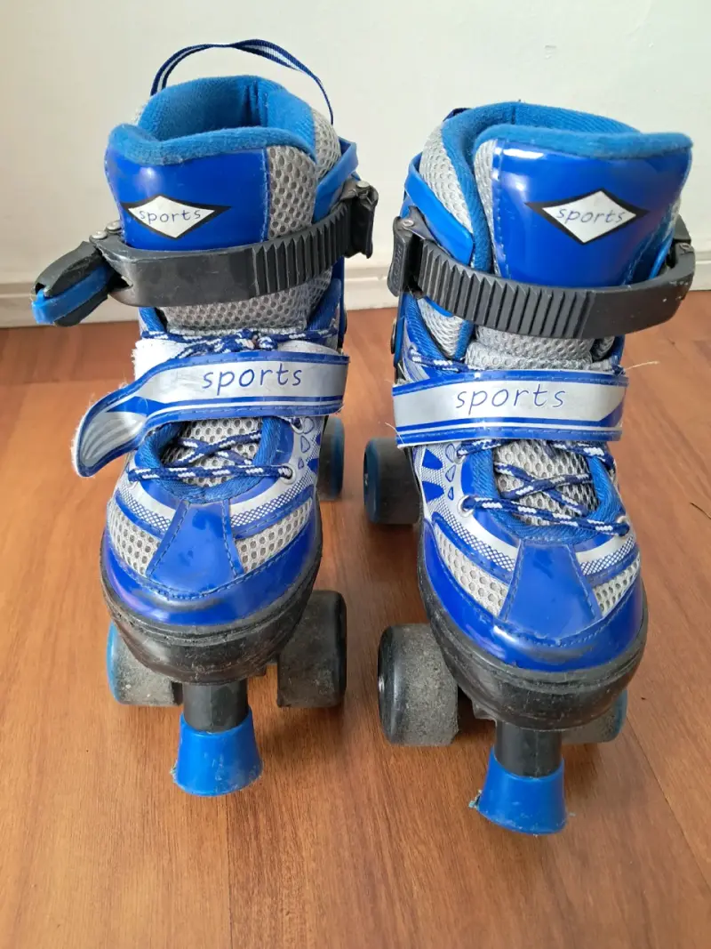 Patines de cuatro ruedas azules para niños - 3