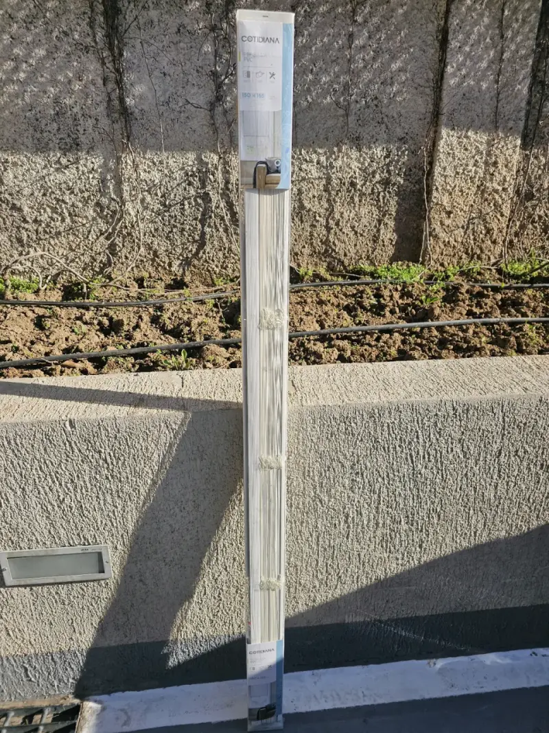 Silla de oficina ergonómica negra con ruedas - 4