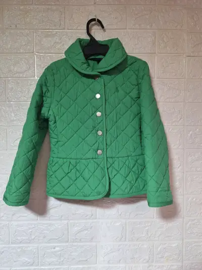 Chaqueta acolchada verde para mujer - miniatura 1