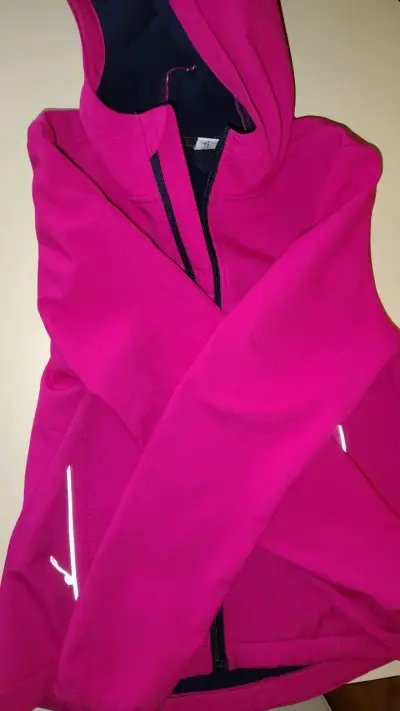 Chaqueta deportiva fucsia con capucha para mujer - miniatura 3