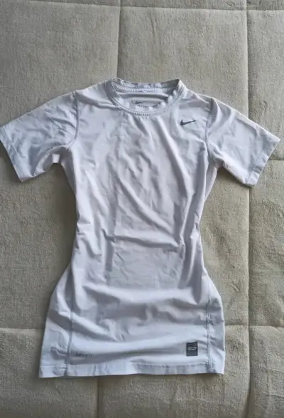Polera Nike Pro Combat Dri-Fit Blanca - miniatura 1