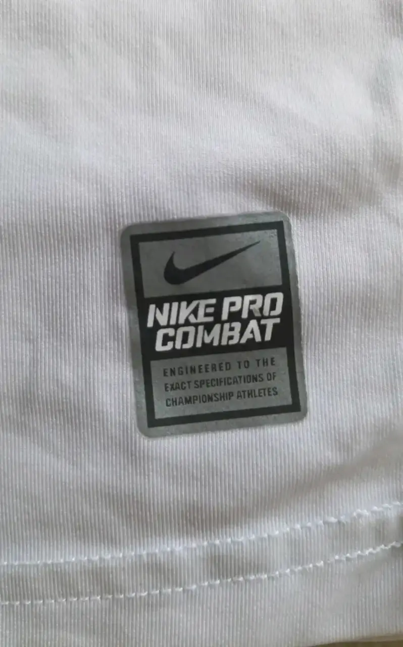 Polera Nike Pro Combat Dri-Fit Blanca - 2