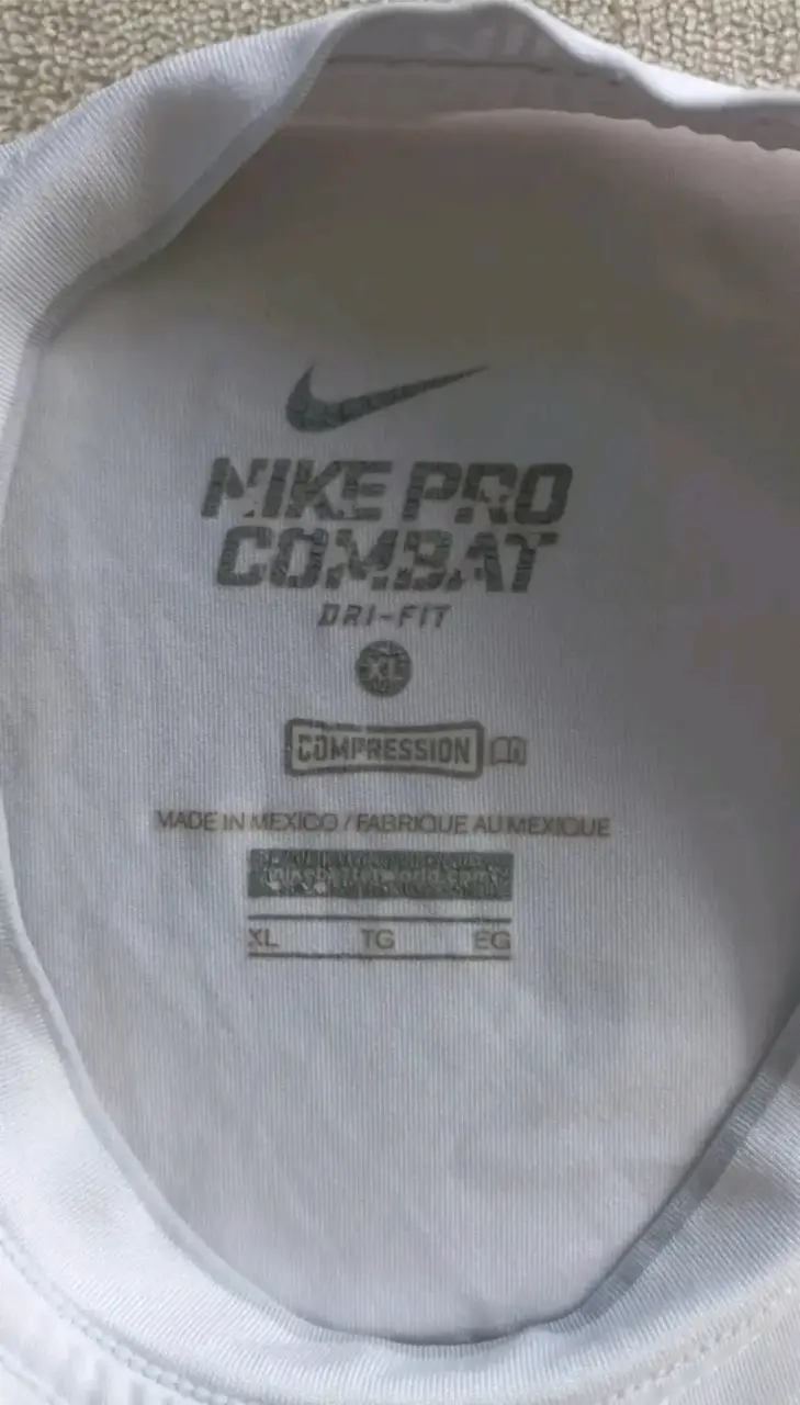 Polera Nike Pro Combat Dri-Fit Blanca - 3