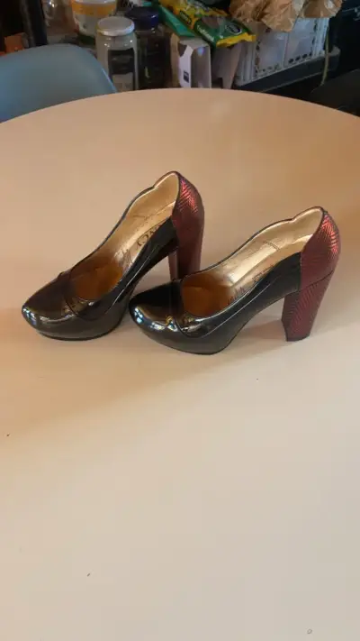 Zapatos de Tacón Alto Dancy Negro y Rojo - miniatura 3