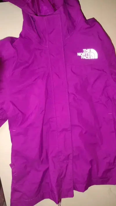 Chaqueta impermeable morada The North Face para niña - miniatura 1