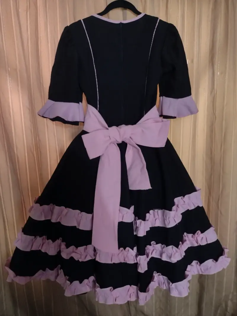 Vestido de cueca negro con volantes rosados - 3