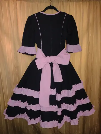 Vestido de cueca negro con volantes rosados - miniatura 4