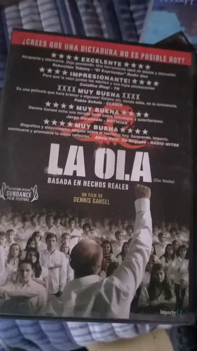 Colección de películas en DVD: El Edificio de los Chilenos, La Ola, Apocalypse Now Redux, El Discurso del Rey - miniatura 1