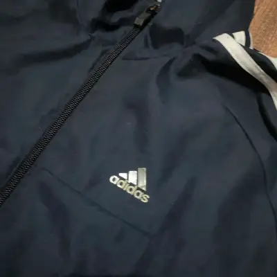 Chaqueta deportiva Adidas Talla S azul con franjas - miniatura 2
