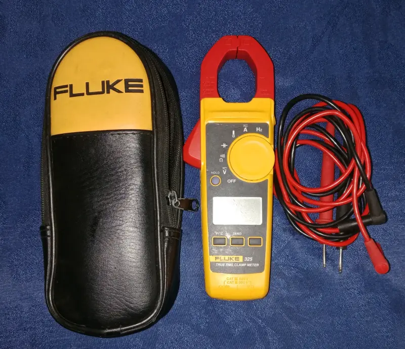 Multímetro de pinza Fluke 325 con estuche - 1