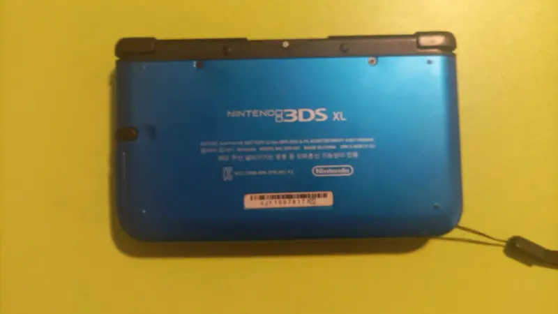 Consola Nintendo 3DS XL azul en buen estado - 1