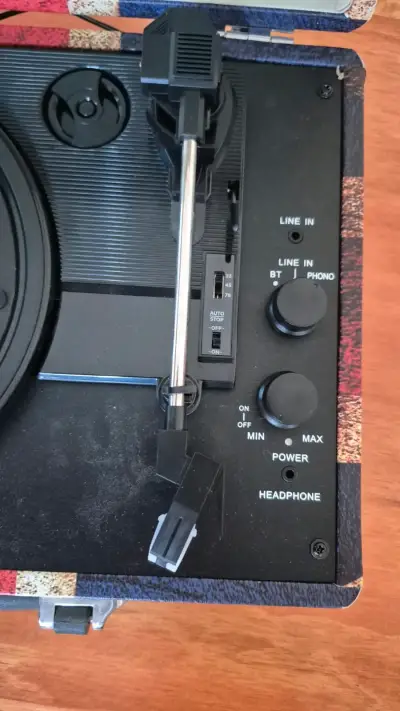Tocadiscos vintage portátil con Bluetooth - miniatura 3