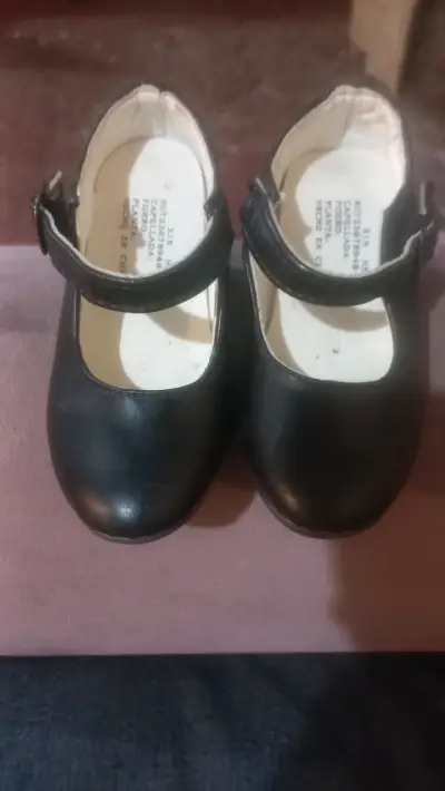 Zapatos de niña negros con hebilla - miniatura 2