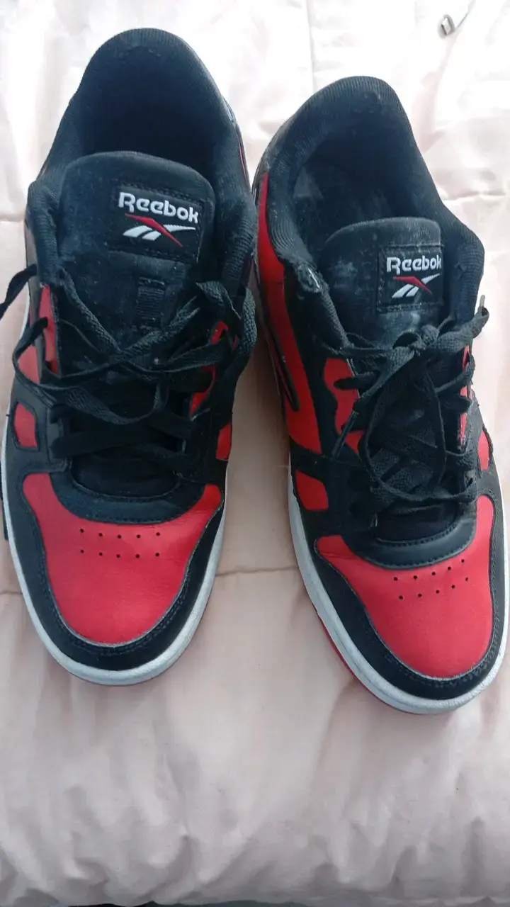 Zapatillas deportivas Reebok rojas y negras - 1