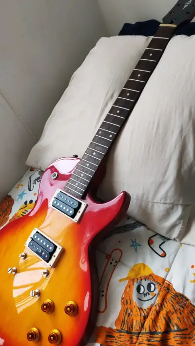Guitarra eléctrica estilo Les Paul sunburst - miniatura 1