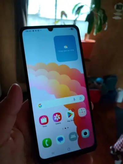 Smartphone Samsung Galaxy A06 excelente estado - miniatura 1