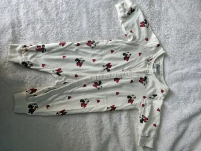 Pijamas de bebé con diseño de Mickey Mouse - miniatura 3