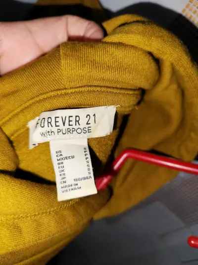 Polerón con capucha mostaza Forever 21 - miniatura 2
