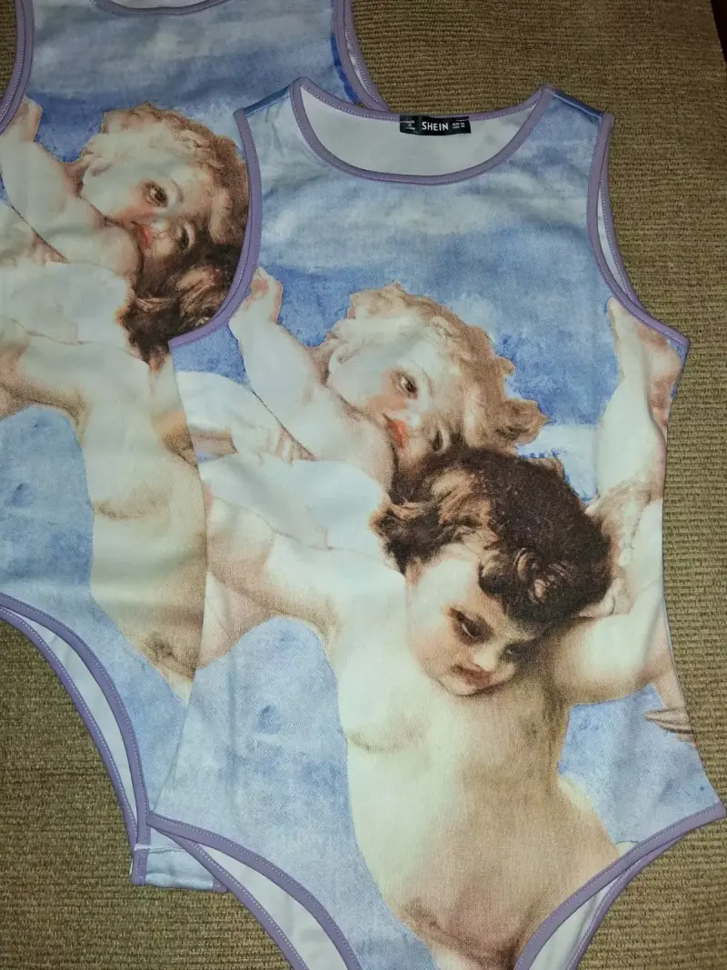 Body sin mangas con diseño de ángeles Shein - 1