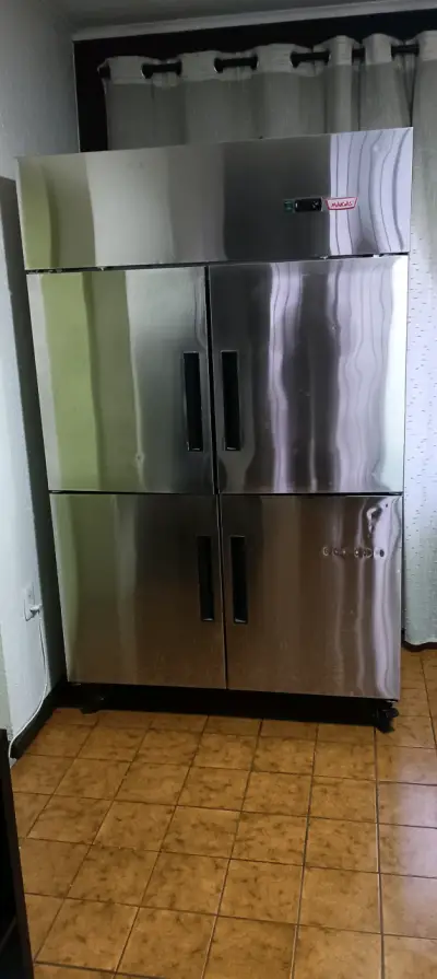 Refrigerador industrial de acero inoxidable Magas - miniatura 1