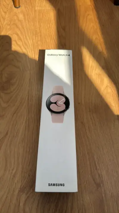 Samsung Galaxy Watch4 color pink en buen estado - miniatura 2