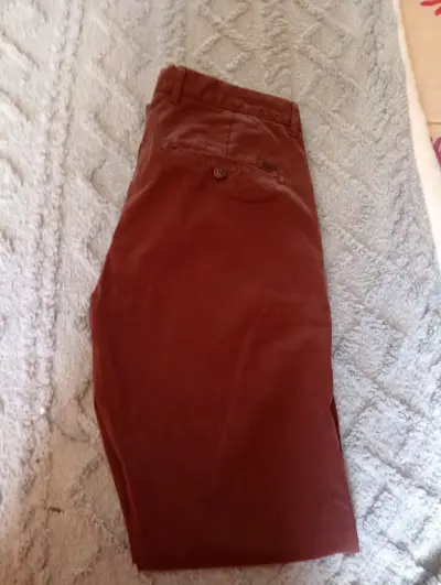 Pantalones Hombre Slim Fit Basement Burdeos - miniatura 1