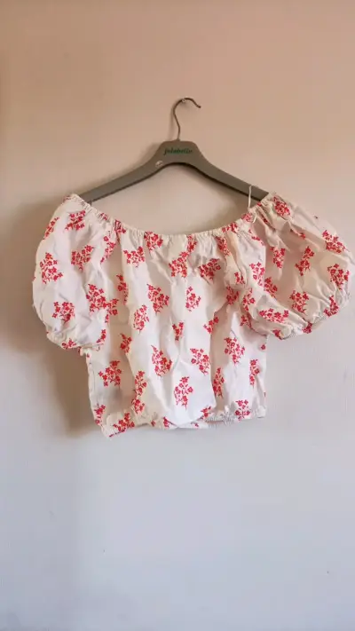 Blusa Hombros Descubiertos Floral H&M - miniatura 2