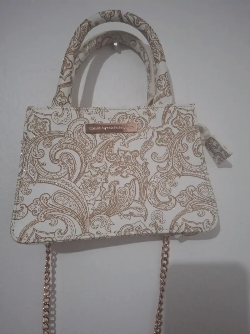 Bolso de mano estampado con cadena dorada - 2