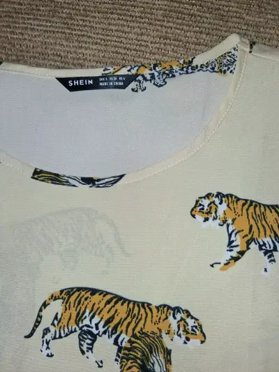 Polera manga larga con estampado de tigres Shein - miniatura 2