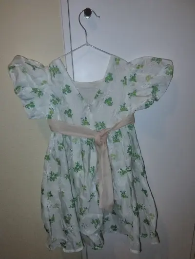 Vestido de niña rosa con lazo blanco - miniatura 6