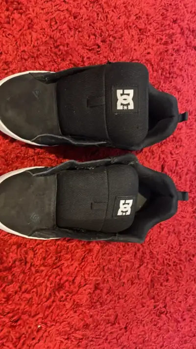 Zapatillas dc negras con detalles blancos de mujer - miniatura 1