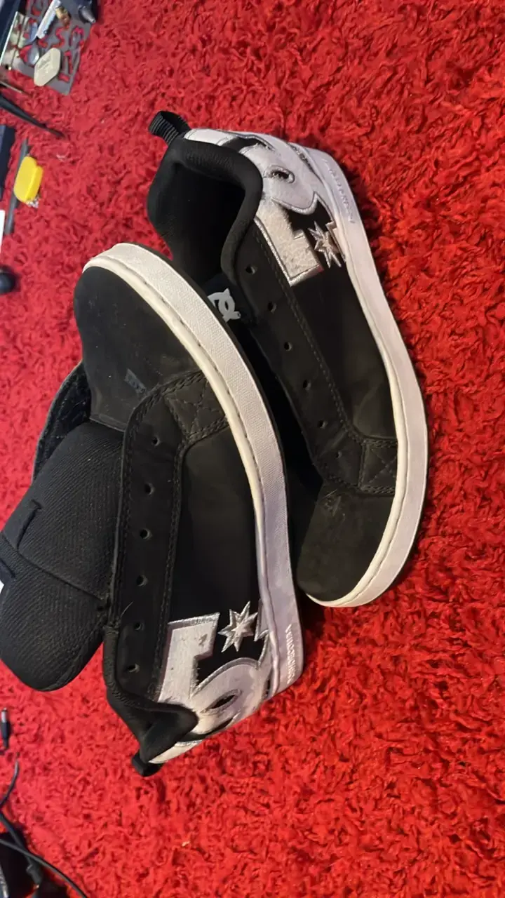Zapatillas dc negras con detalles blancos de mujer - 2