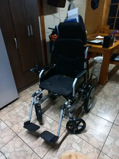 Silla de ruedas eléctrica Power Chair - miniatura 1