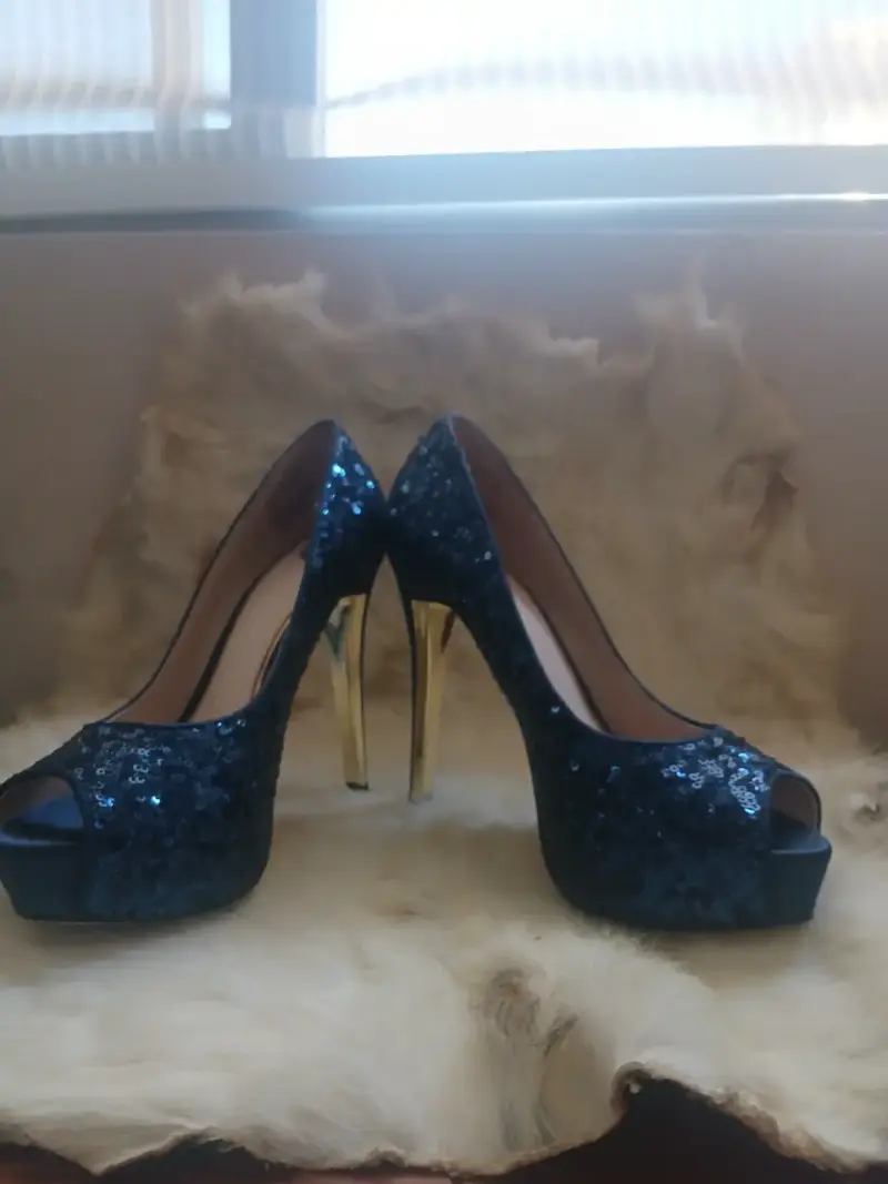 Tacones de fiesta azul con lentejuelas - 5