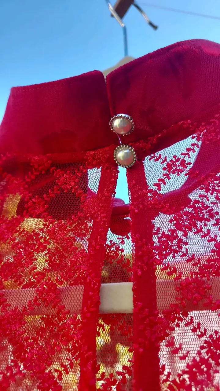 Vestido rojo con encaje floral Talla M/L - 5